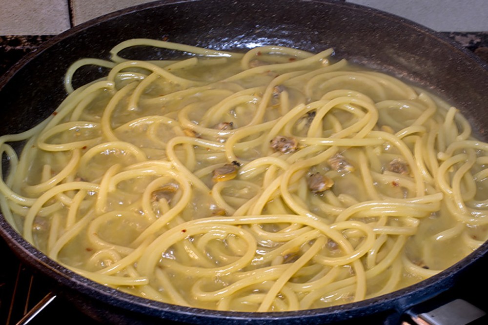 Spaghettoni con le vongole copia per blog 5