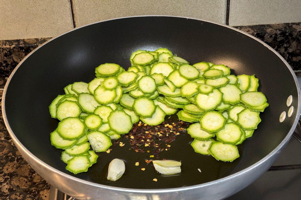 Spaghettoni con le zucchine per blog 04