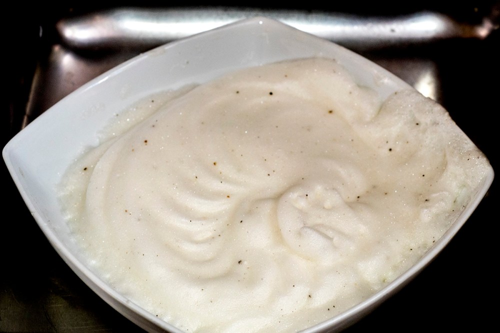 Spuma d'albume,fior di latte e acciughe per blog 06