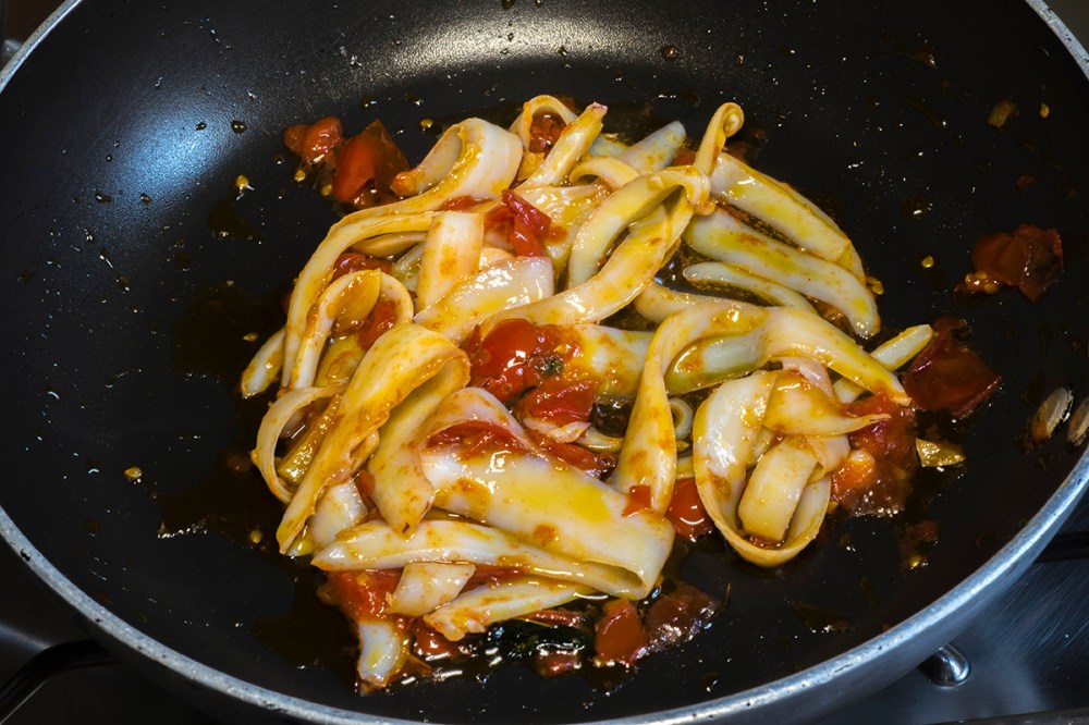 Fettuccine di calamaro con la colatura di alici 20
